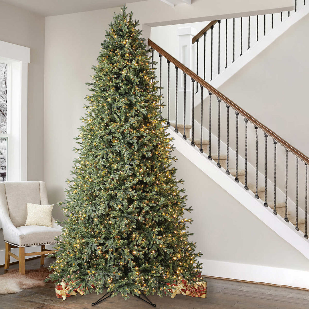 Sapin de Noël artificiel illuminé Aspen EZ Connect de 2,7 m (9 pi)