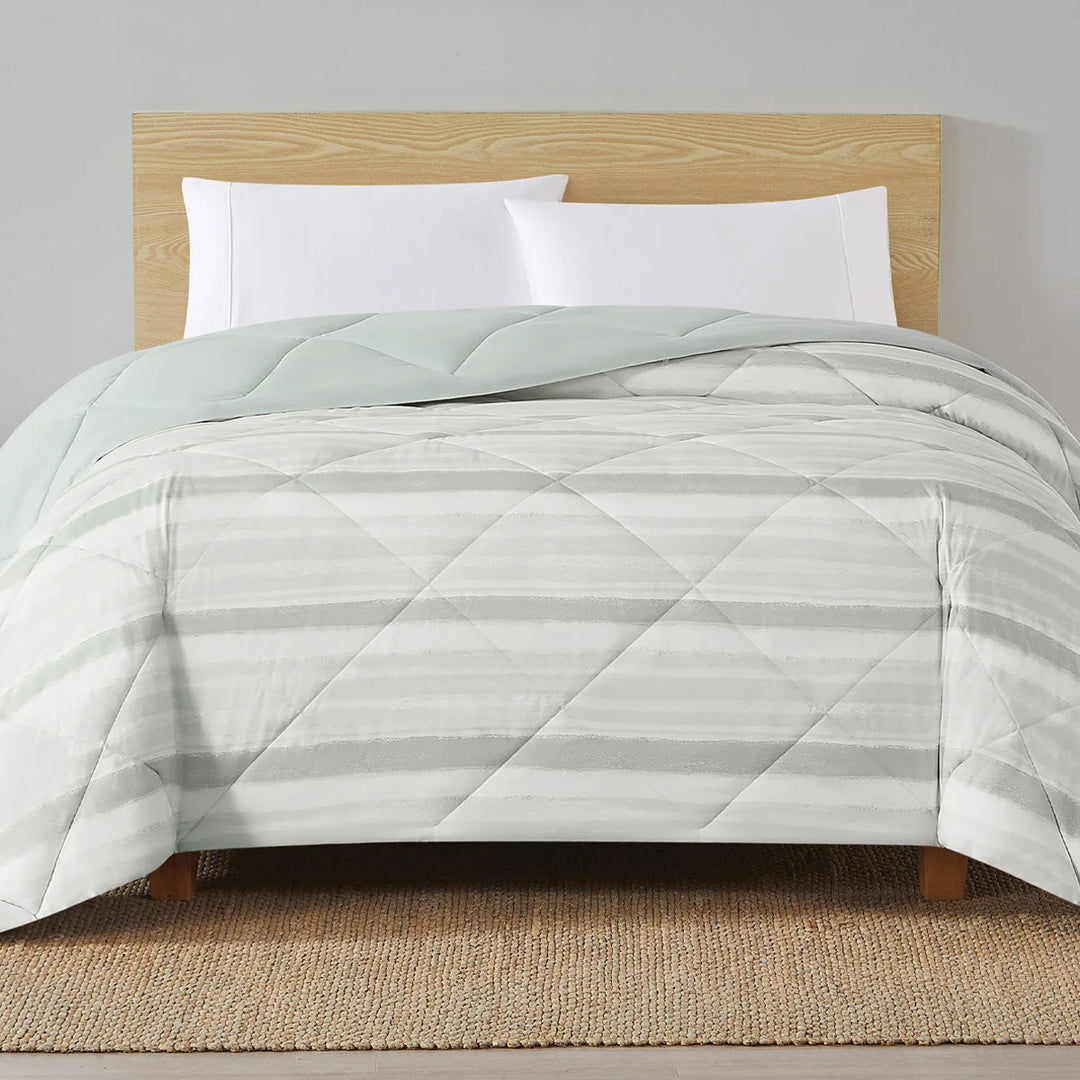 Simmons Down Alternative Comforter