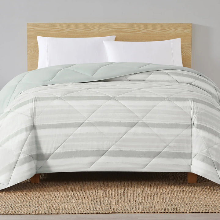 Simmons Down Alternative Comforter