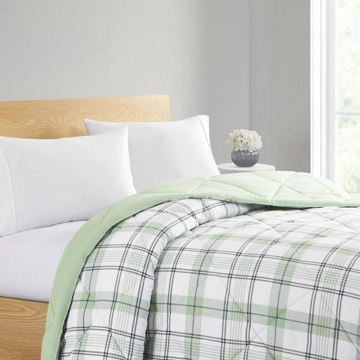 Simmons Down Alternative Comforter