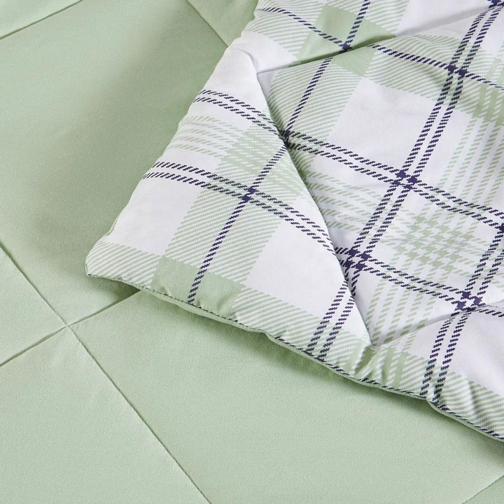 Simmons Down Alternative Comforter