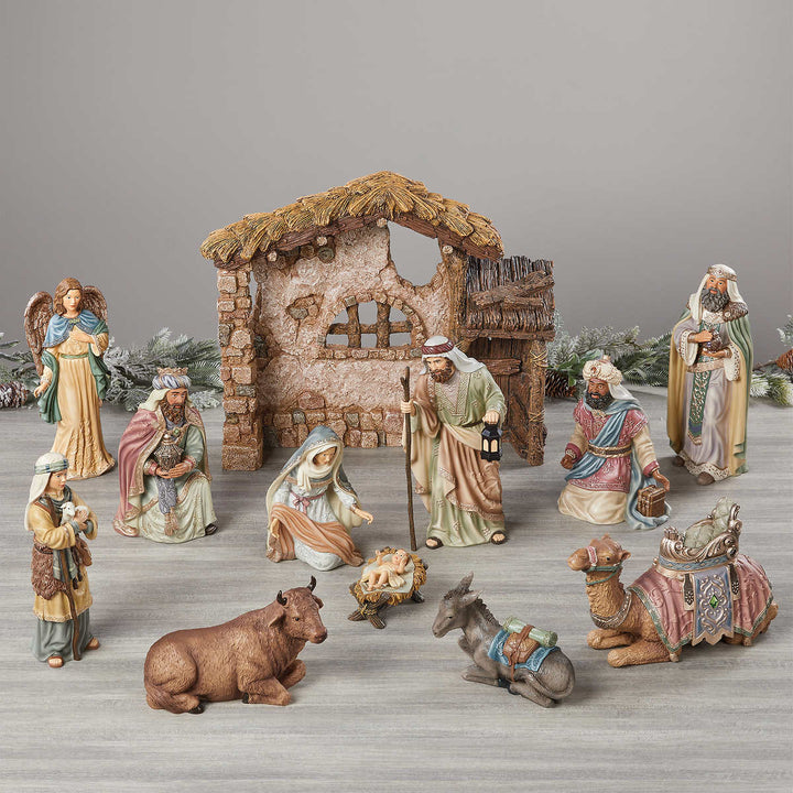 Kirkland Signature - Crèche de Noël peinte à la main, 13 pièces